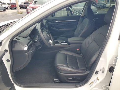 Certified 2023 Nissan Altima 2.5 SR w/ SR Premium Package image 12