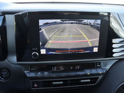 Used 2025 Toyota Camry LE image 28