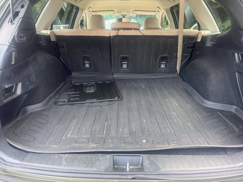 Used 2017 Subaru Outback 2.5i Premium AWD/4WD image 15