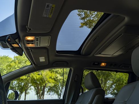 Used 2014 Honda Odyssey Touring image 36