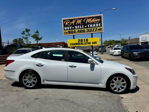 Used 2013 Hyundai Equus Signature RWD image 2