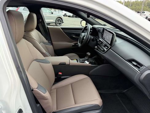 Used 2025 Lexus ES 350 Premium w/ Premium Package image 15