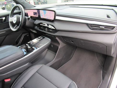 Used 2025 Buick Enclave Preferred image 10