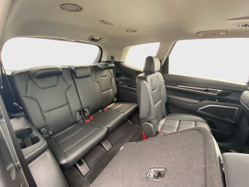 Used 2025 Kia Telluride S FWD image 17