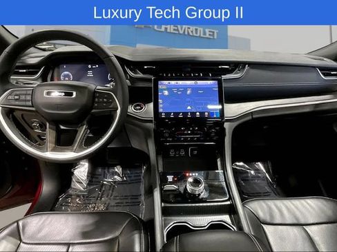Used 2024 Jeep Grand Cherokee Limited w/ Luxury Tech Group II AWD/4WD image 10
