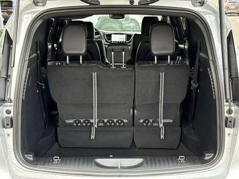 New 2026 Chrysler Pacifica Select w/ S Appearance Package image 14
