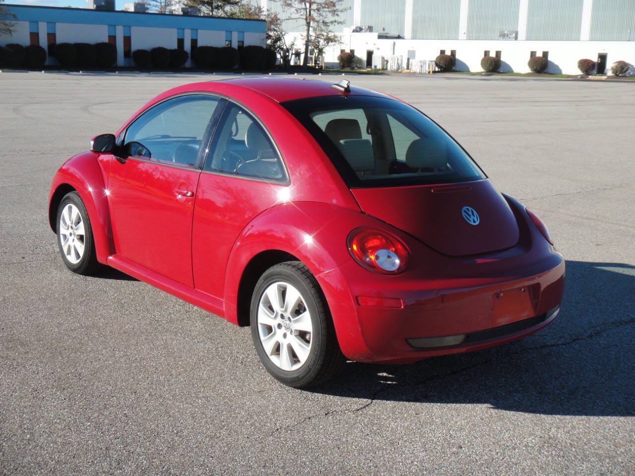 Used 2010 Volkswagen Beetle Red Rock FWD image 5