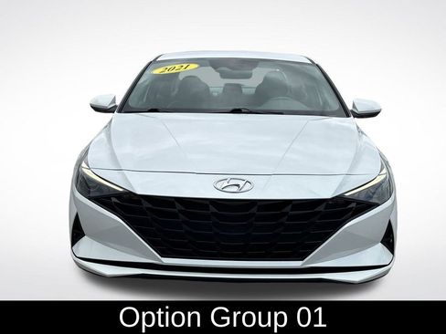 Used 2021 Hyundai Elantra SEL image 3
