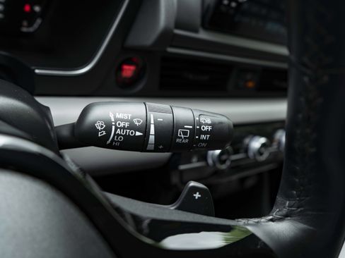 Used 2025 Honda Pilot Elite image 25