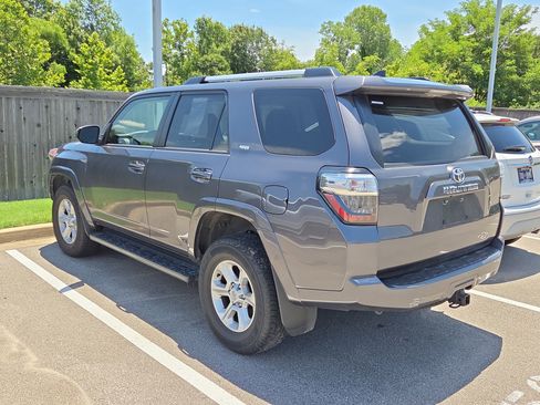 Used 2023 Toyota 4Runner SR5 AWD/4WD image 6