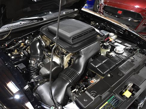 Used 2004 Ford Mustang Mach 1 RWD image 42