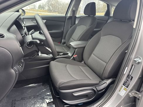 Used 2024 Kia Forte LXS w/ LXS Technology Package image 3