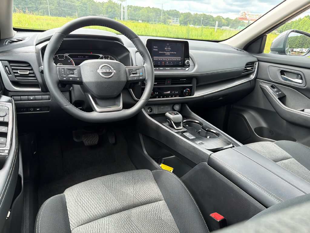 Used 2026 Nissan Rogue SV FWD image 22