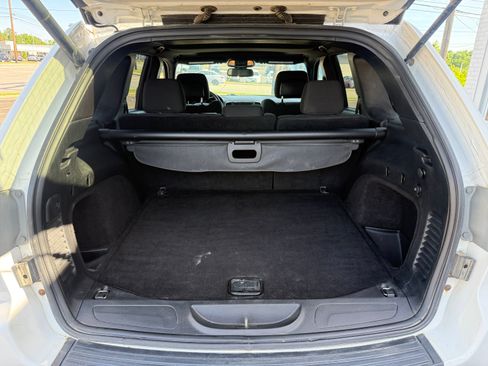 Used 2014 Jeep Grand Cherokee Laredo w/ Security & Convenience Group AWD/4WD image 32