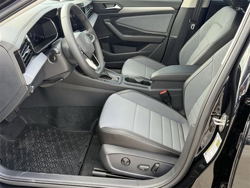 New 2026 Volkswagen Jetta SE image 12