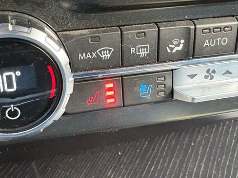 Used 2022 Ford F250 Platinum w/ FX4 Off-Road Package image 19