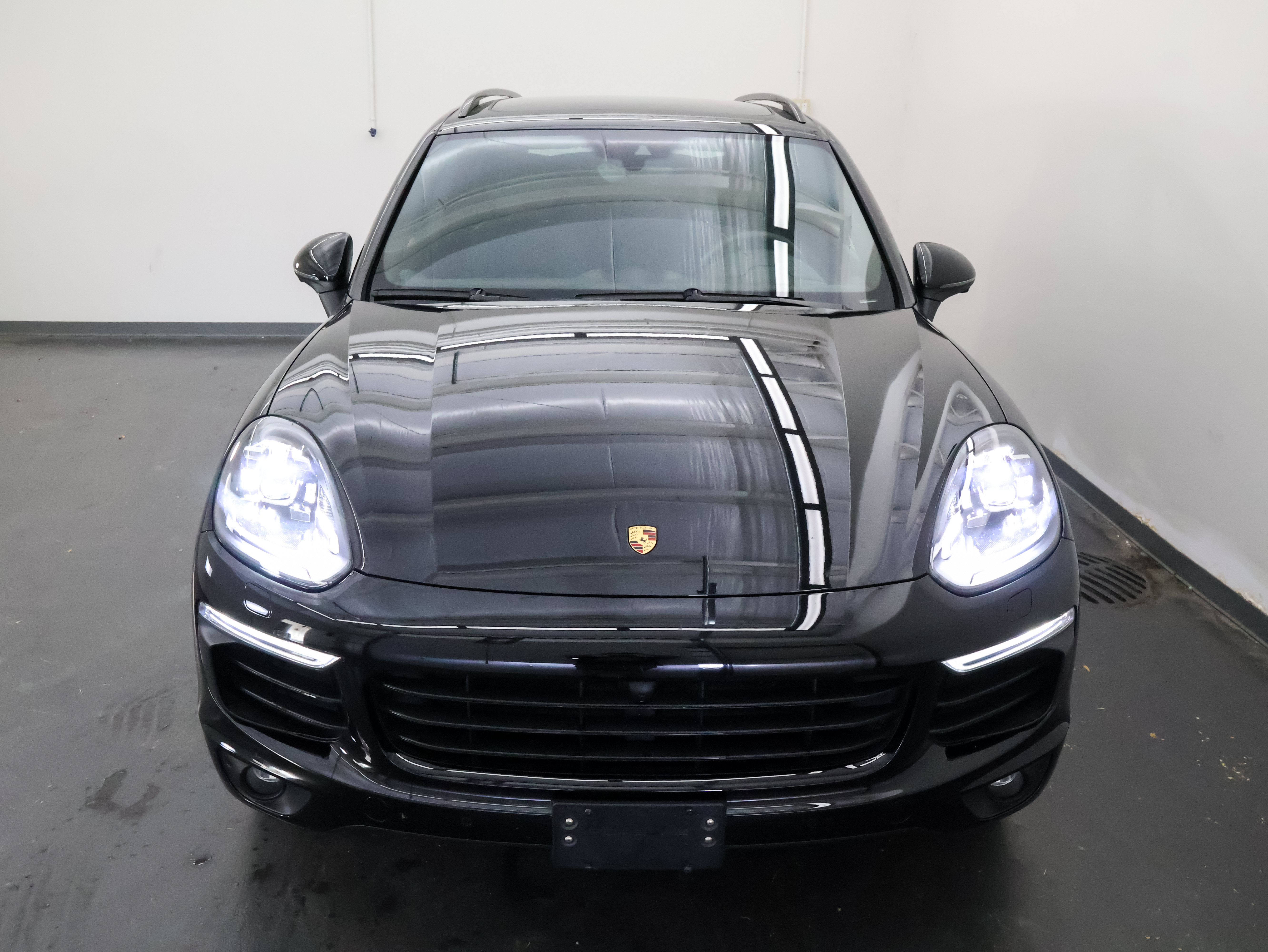 Used 2018 Porsche Cayenne Platinum Edition AWD/4WD image 9