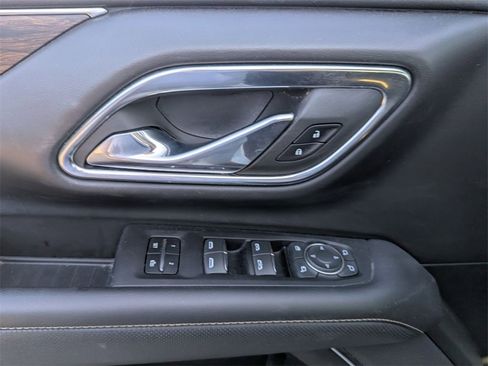 Used 2023 Chevrolet Suburban Premier image 11