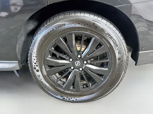 Used 2019 Nissan Pathfinder SL AWD/4WD image 32