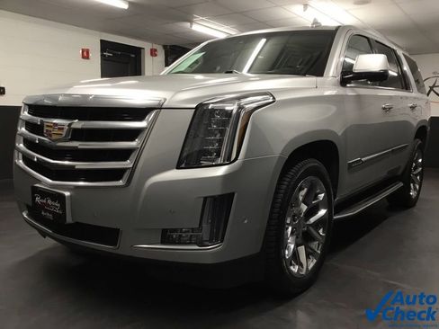 Used 2017 Cadillac Escalade Luxury image 5