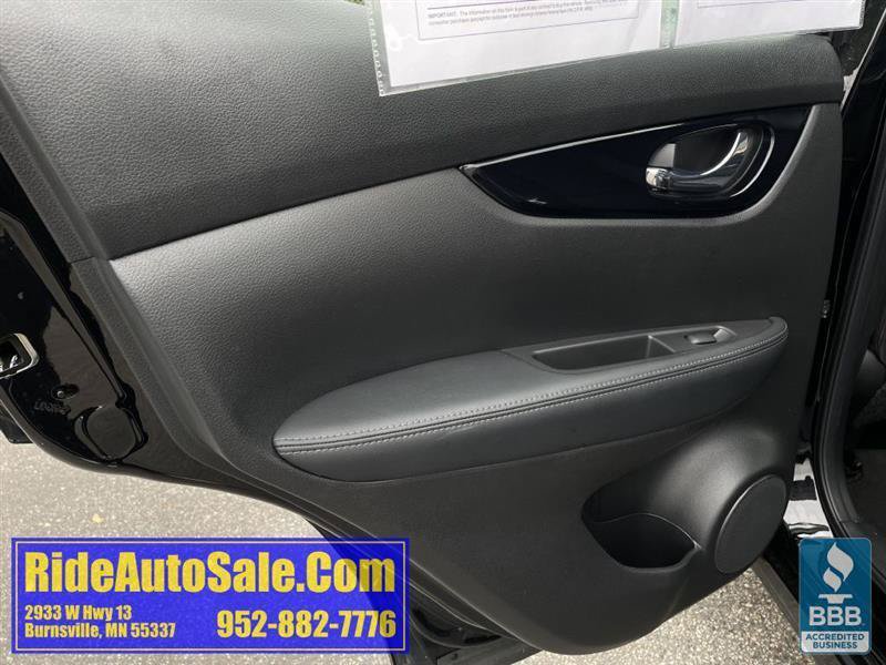 Used 2020 Nissan Rogue Sport SV w/ All-Weather Package AWD/4WD image 11