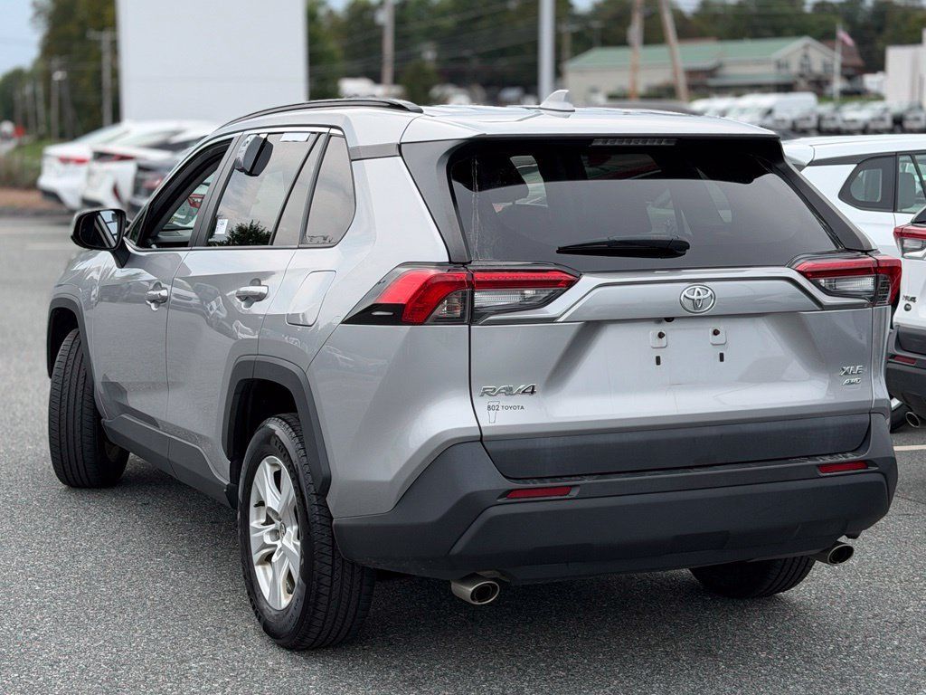 Used 2021 Toyota RAV4 XLE w/ Convenience Package AWD/4WD image 3