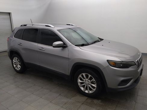 Used 2019 Jeep Cherokee Latitude w/ Popular Appearance Group FWD image 11