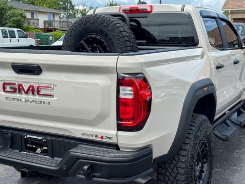 Used 2026 GMC Canyon AT4X w/ AT4X AEV Edition AWD/4WD image 17
