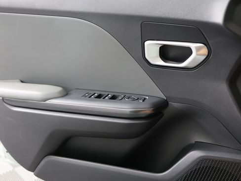 New 2025 Kia K4 LXS image 23
