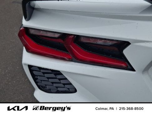 Used 2023 Chevrolet Corvette Stingray Premium Conv w/ Z51 Performance Package RWD image 31