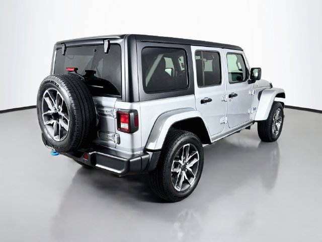 Used 2024 Jeep Wrangler Unlimited w/ Convenience Group AWD/4WD image 7