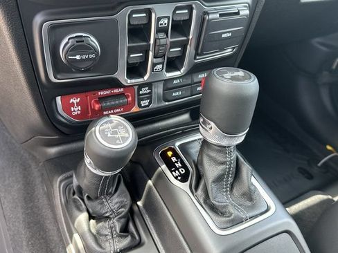 New 2026 Jeep Wrangler Unlimited Rubicon AWD/4WD image 27