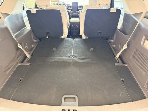 Used 2023 Ford Explorer Platinum w/ Technology Package image 10