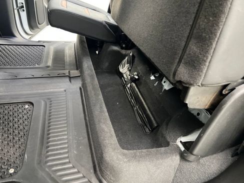 Used 2021 GMC Sierra 1500 AT4 w/ AT4 Value Package AWD/4WD image 16