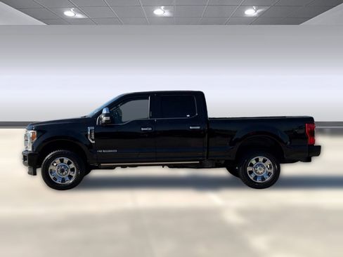 Used 2017 Ford F250 Platinum w/ Platinum Ultimate Package image 2