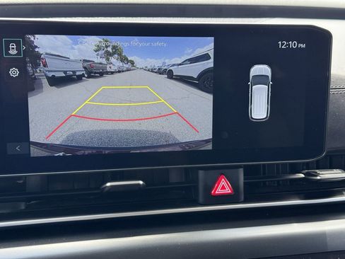 Used 2025 Kia Carnival FWD image 19