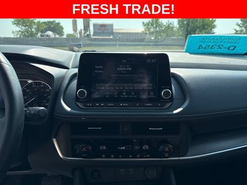 Used 2025 Nissan Rogue SV AWD/4WD image 18