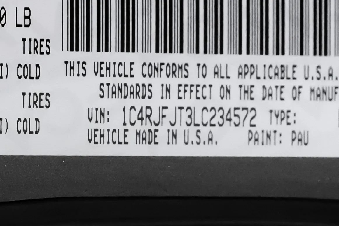 Used 2020 Jeep Grand Cherokee Summit w/ Skid Plate Group AWD/4WD image 78