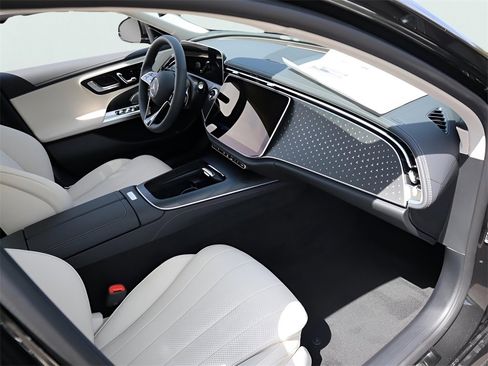 New 2026 Mercedes-Benz E 350 4MATIC Sedan image 12