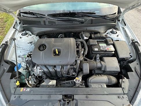 Used 2024 Kia Forte LXS w/ LXS Technology Package FWD image 12