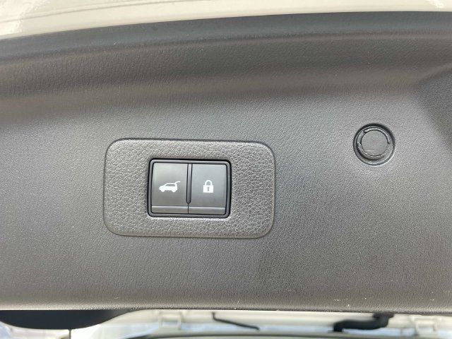 Used 2023 Nissan Armada SL w/ Midnight Edition Package AWD/4WD image 8