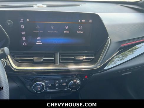 Used 2025 Chevrolet Trax RS w/ Driver Confidence Package FWD image 19