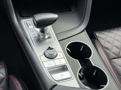 Used 2022 Genesis G70 3.3T image 17