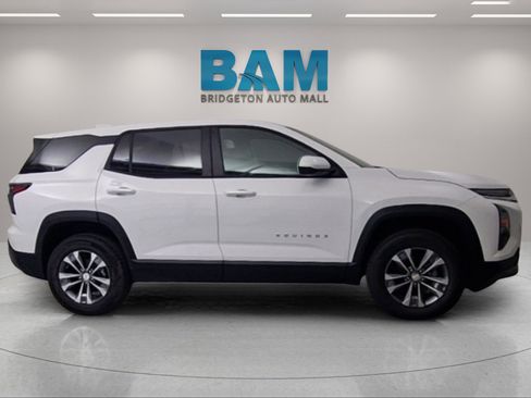 New 2026 Chevrolet Equinox LT w/ Convenience Package II image 8