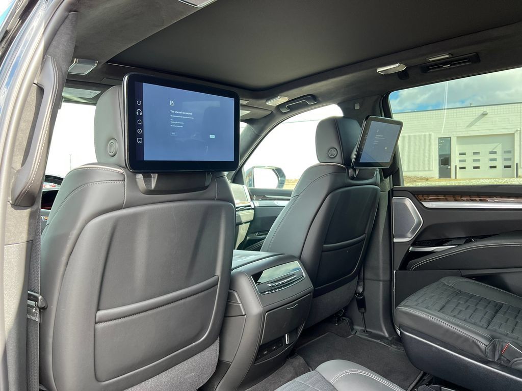 Certified 2025 Cadillac Escalade Sport Platinum w/ LPO, Floor Liner Package AWD/4WD image 42
