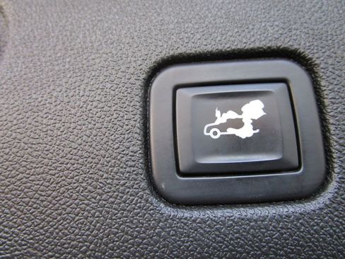 Used 2022 Chevrolet Equinox Premier image 14