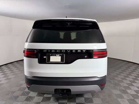 Certified 2025 Land Rover Discovery S image 6