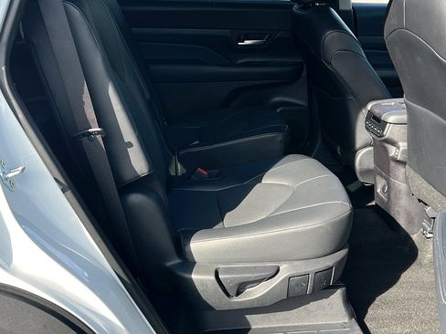 Used 2024 Toyota Grand Highlander XLE image 24