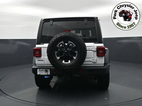 Used 2024 Jeep Wrangler Unlimited Rubicon 4xe w/ Capability Package AWD/4WD image 5