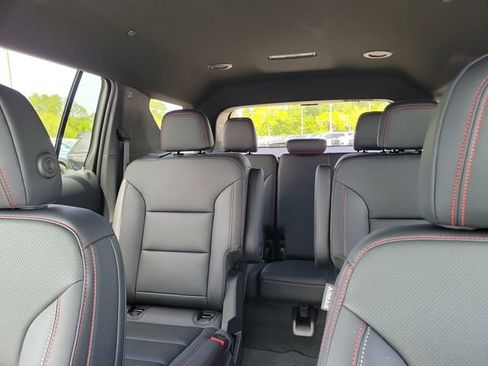 New 2026 Chevrolet Traverse Z71 w/ Enhanced Driving Package AWD/4WD image 35